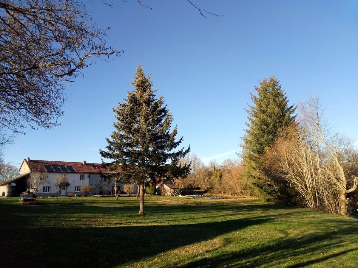 Saint-Priest-des-Champs Chambres D'Hotes Quatre Mains المظهر الخارجي الصورة